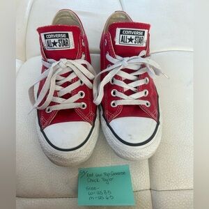 Red low top unisex chuck Taylor converse